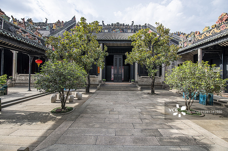 中国广州著名景区陈家祠内部中式庭院图片素材