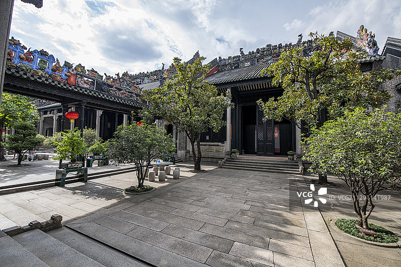 中国广州著名景区陈家祠内部中式庭院图片素材
