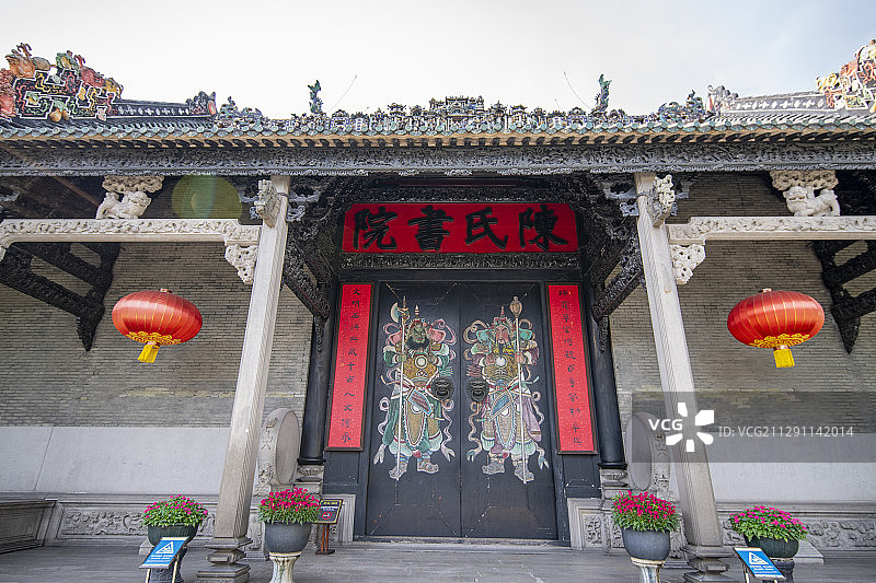 中国广州著名旅游景点陈家祠大门口图片素材