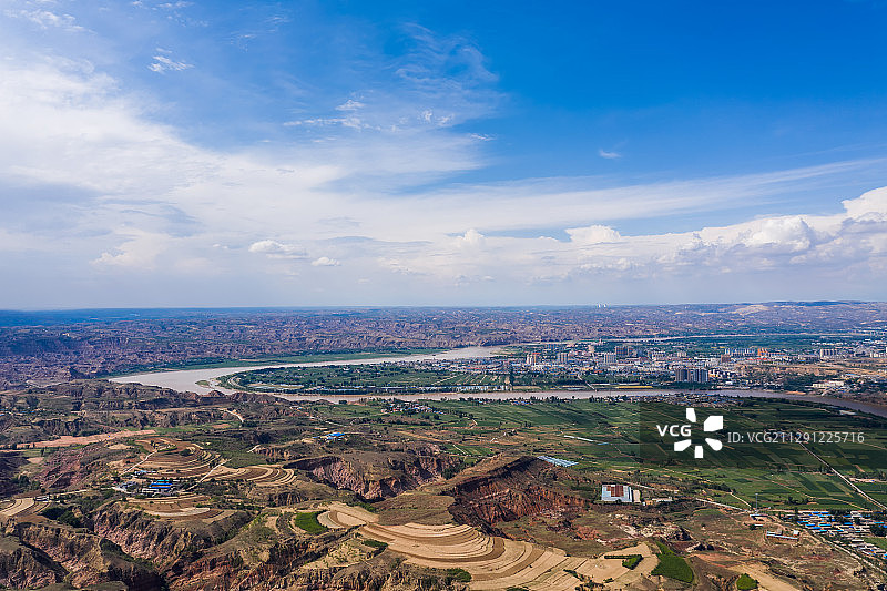河曲县黄河蛇曲白天多云图片素材