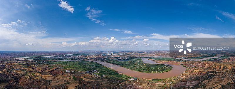 河曲县黄河蛇曲白天多云图片素材