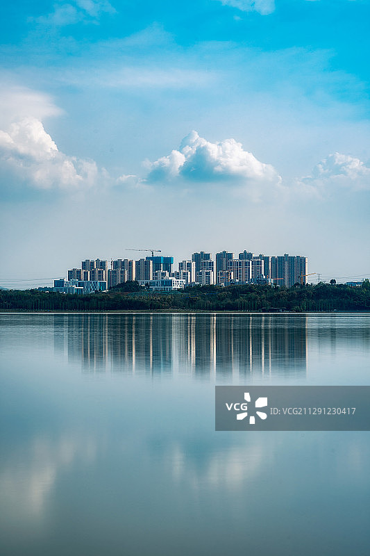 青龙湖湿地公园城市风光图片素材
