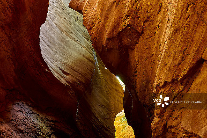 甘泉雨岔大峡谷光影4图片素材
