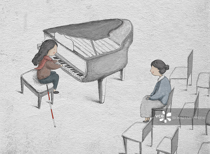 母亲坐在一旁看女儿弹钢琴图片素材