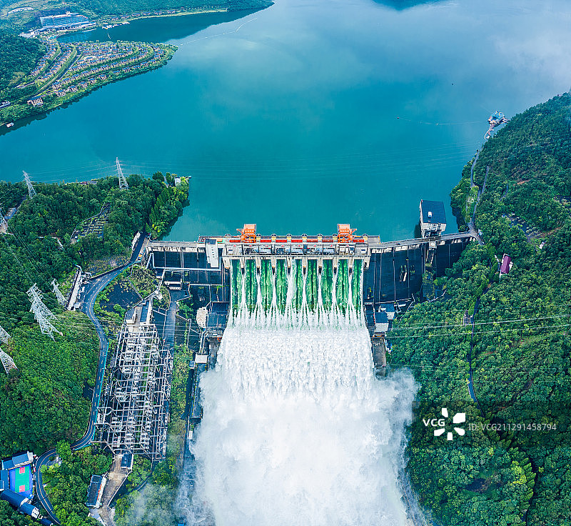 建德新安江水电站九孔泄洪图片素材