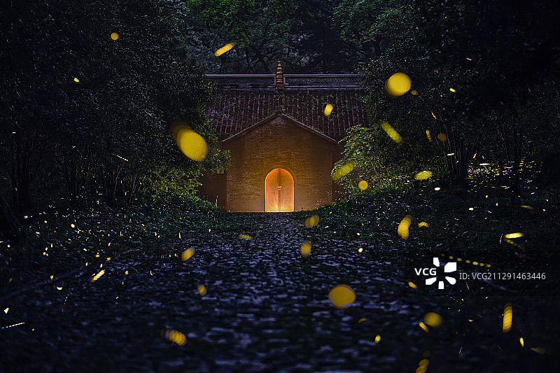 江苏省南京市钟山风景区灵谷寺景区志公殿夏日萤火虫图片素材