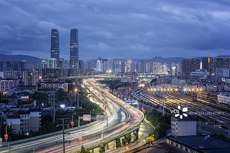 川流不息图片素材