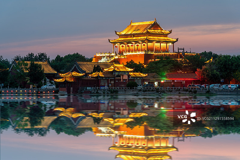 中国河南开封龙亭夜景图片素材