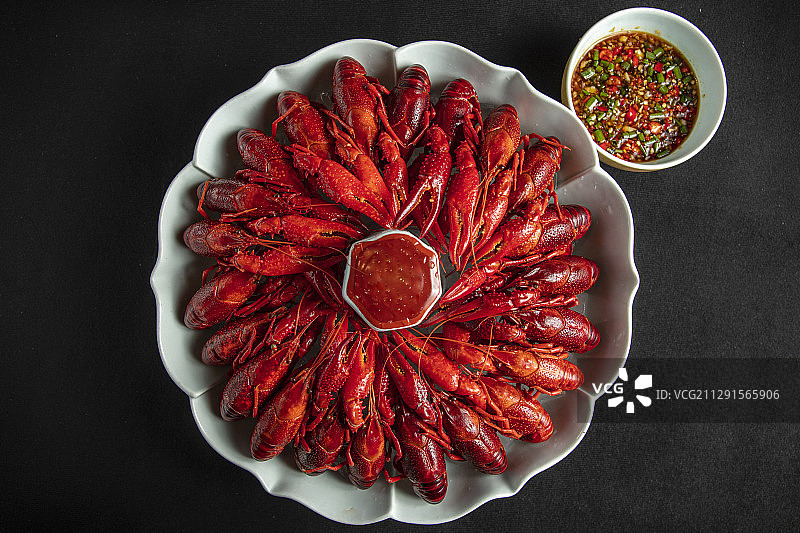 十三香下龙虾图片素材