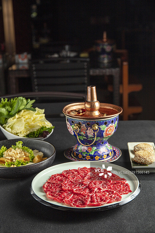 老北京涮火锅手切牛肉花腱图片素材