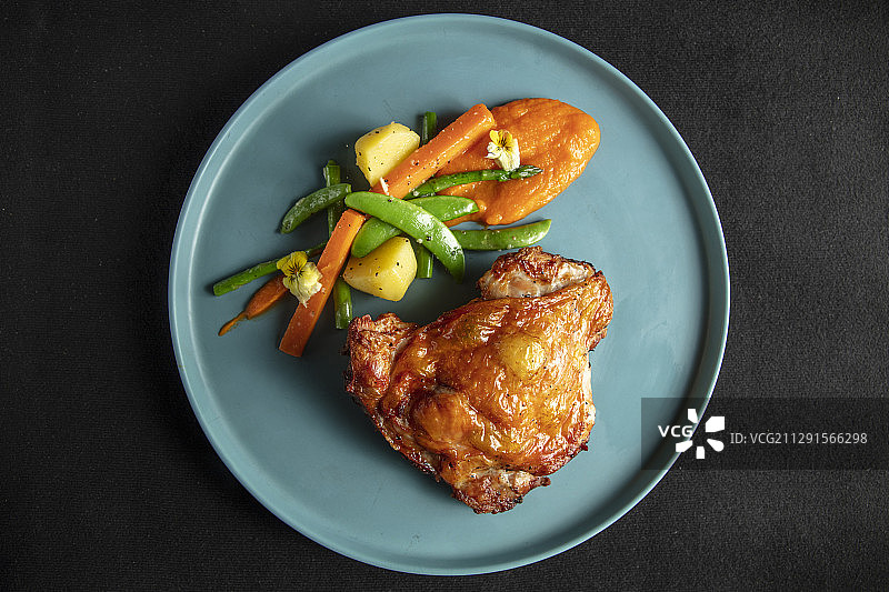 迷迭香烤鸡腿图片素材