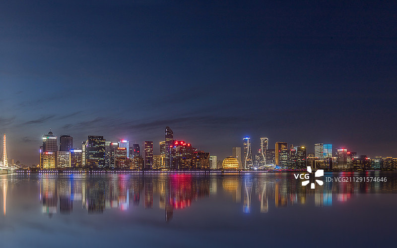 城市商务区滨水夜景风光图片素材