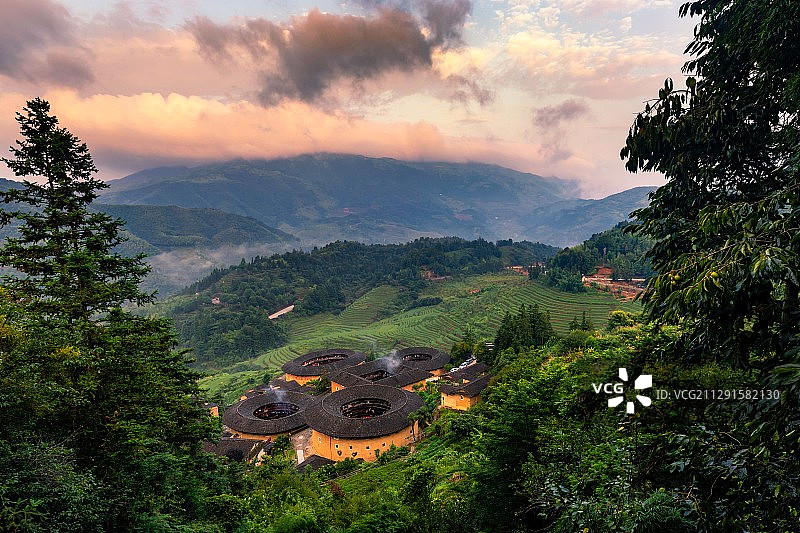 炊烟袅袅图片素材