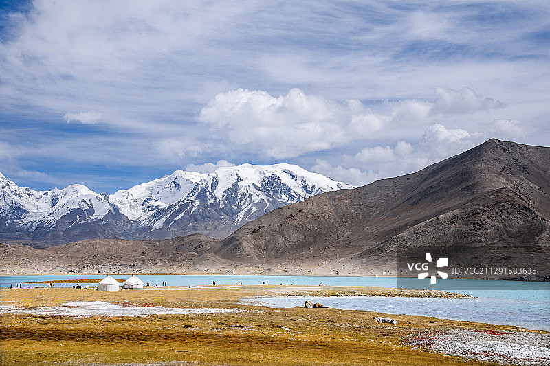 新疆帕米尔高原葱岭上的喀拉库勒湖图片素材