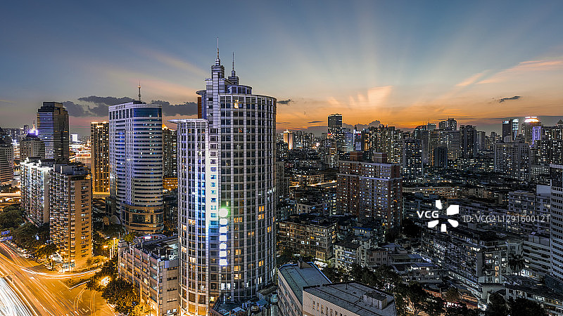 黄昏时刻，从高楼上眺望广州越秀区老城区一角图片素材