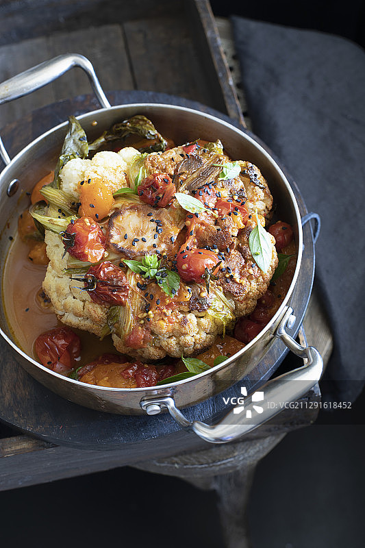 烤菜花配番茄蜜饯图片素材