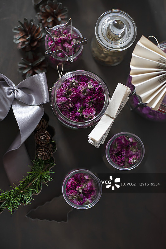 罐装干花圣诞礼物图片素材