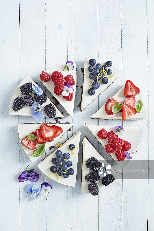 夏季浆果芝士蛋糕图片素材