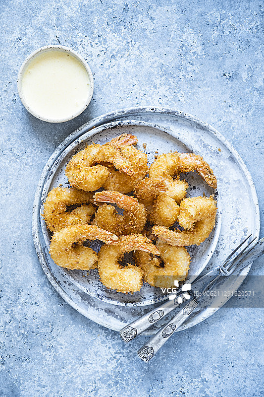 配姜黄酸奶的椰子虾图片素材