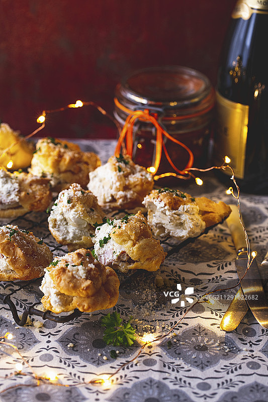 培根蓝纹奶酪泡芙图片素材