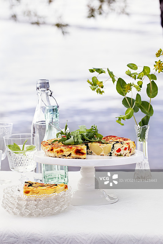 芝麻菜红椒土豆饼图片素材