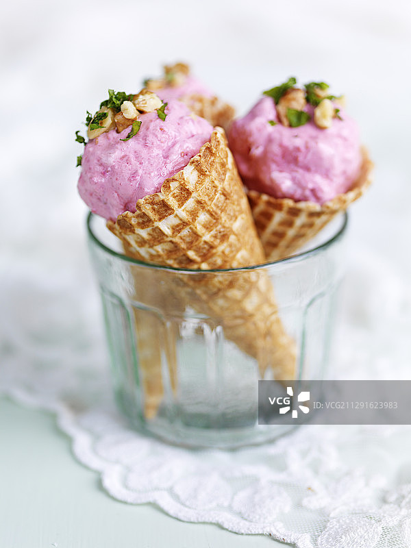 覆盆子冰淇淋图片素材