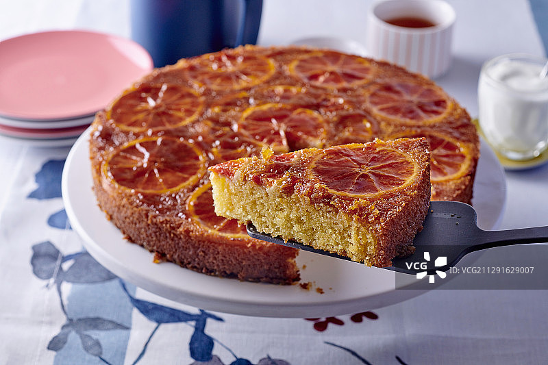 血橙倒扣蛋糕切块图片素材