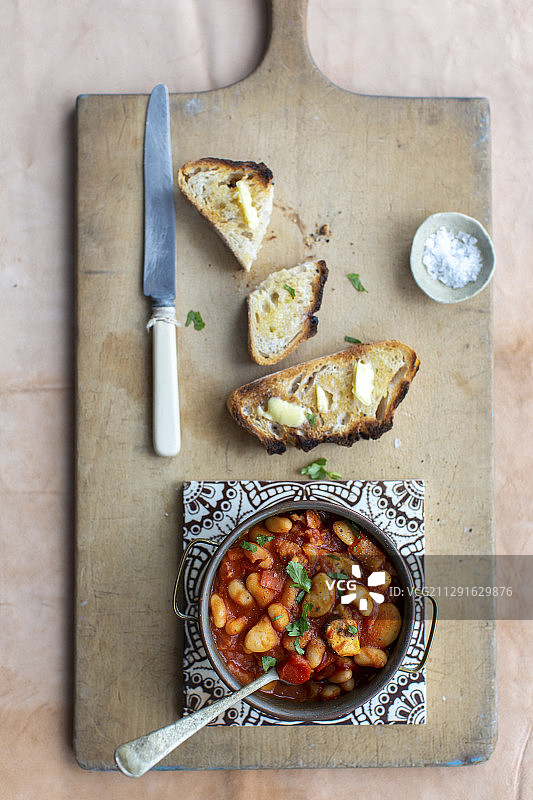 烤豆配黄油吐司图片素材