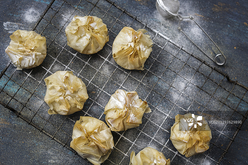 苹果馅千层酥皮卷图片素材