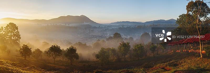 缅甸掸邦卡劳山谷上的日出图片素材