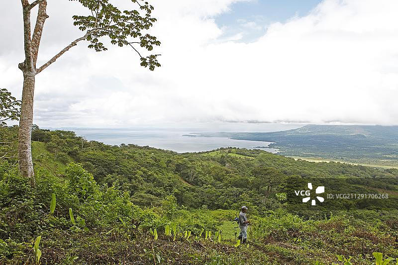 从马德拉斯火山眺望岛屿和尼加拉瓜湖，后面的孔塞普西翁火山，中美洲尼加拉瓜里瓦斯省奥梅特佩图片素材