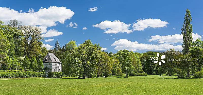 伊尔姆公园歌德花园住宅全景，联合国教科文组织世界遗产，德国魏玛图片素材