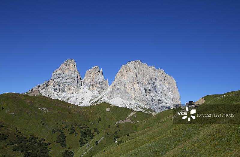 多洛米蒂山脉：Langkofel群、Grohmannspitze山、Fuenffingerspitze峰和Sella山口（意大利阿尔托阿迪杰）图片素材