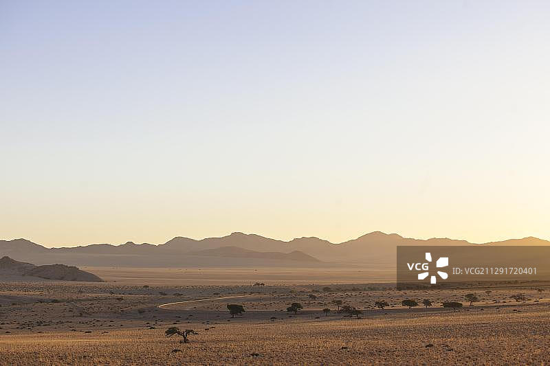 纳米比亚奥斯纳米布沙漠的清晨图片素材