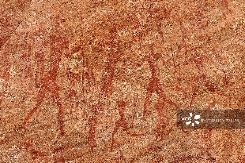 塔德拉特岩画：狩猎者和武士的岩画图片素材