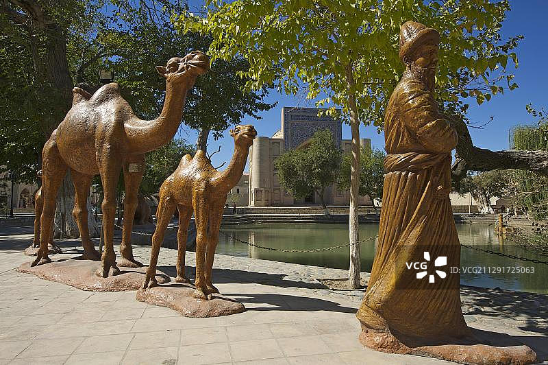 乌兹别克斯坦布哈拉Labi-Hauz的骆驼雕塑图片素材