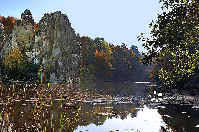 埃克斯特恩施泰因岩层，秋季，德国图片素材