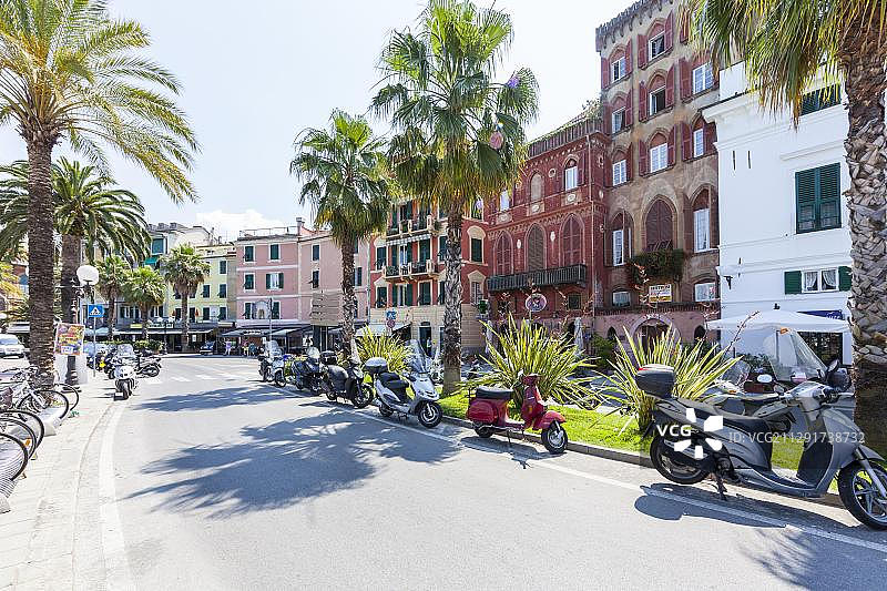 意大利塞斯特里莱万特的老宅图片素材