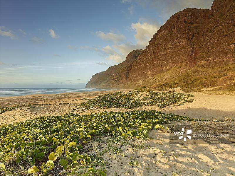 纳帕利海岸的沙滩，美国夏威夷州图片素材