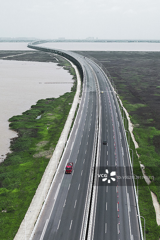 上海崇启大桥俯瞰图片素材