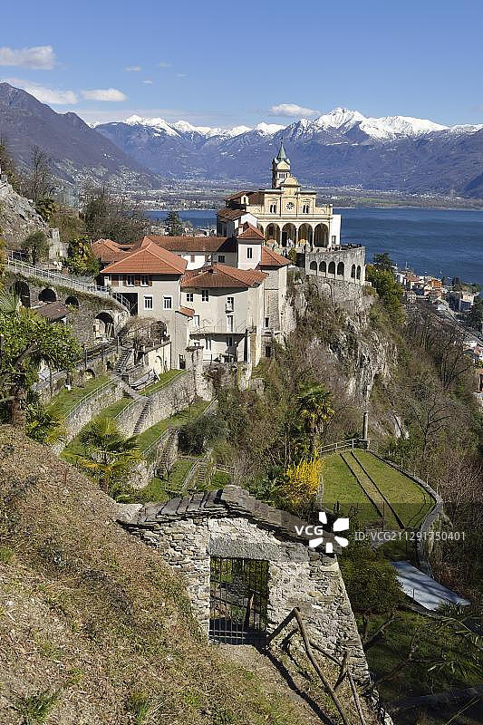 瑞士洛迦诺奥尔塞利纳的岩石圣母圣殿图片素材