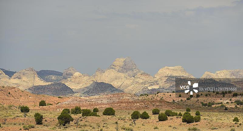 金色宝座：美国犹他州圆顶礁国家公园图片素材