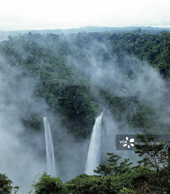 亚洲老挝巴色Bolaven高原的Tad Fane瀑布图片素材