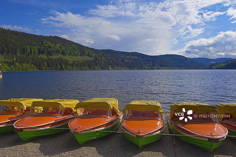 船，Titisee湖，Schwarzwald，黑森林，巴登-符腾堡，德国，欧洲图片素材