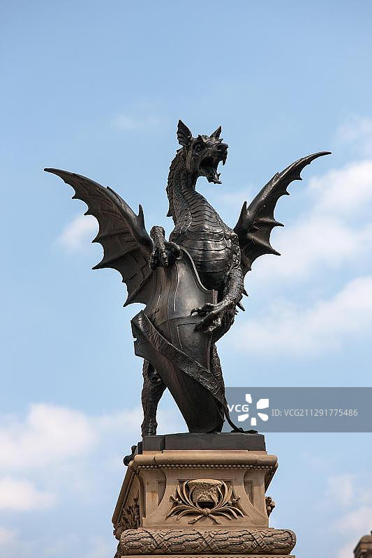 伦敦舰队街、圣殿酒吧和皇家法院的舞龙表演图片素材