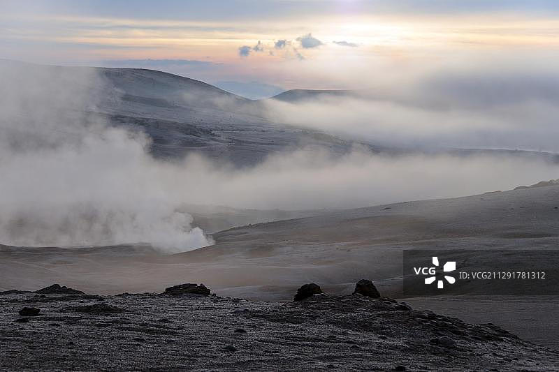 玻利维亚-阿根廷-智利安第斯三角区，乌尤尼附近的索尔德马尼亚纳地热田图片素材