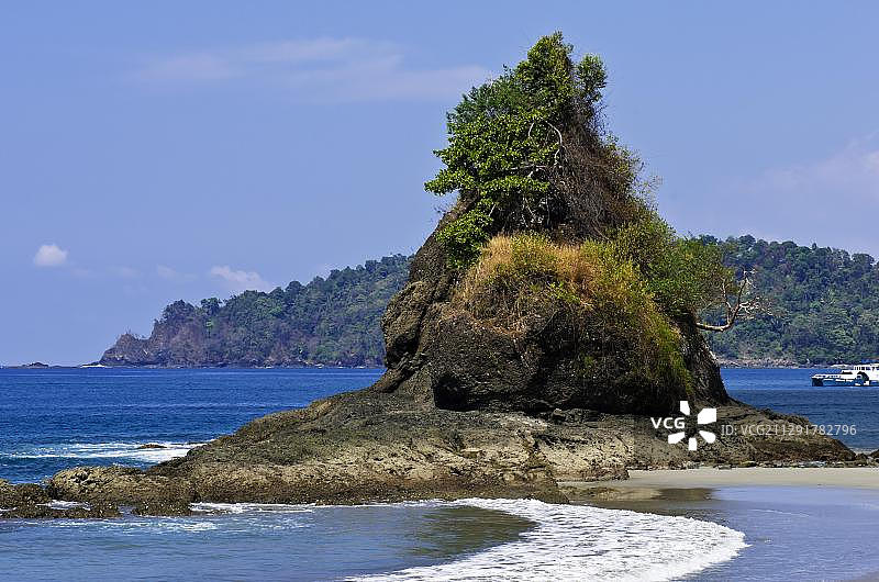 哥斯达黎加曼努埃尔·安东尼奥海滩岩层景观图片素材