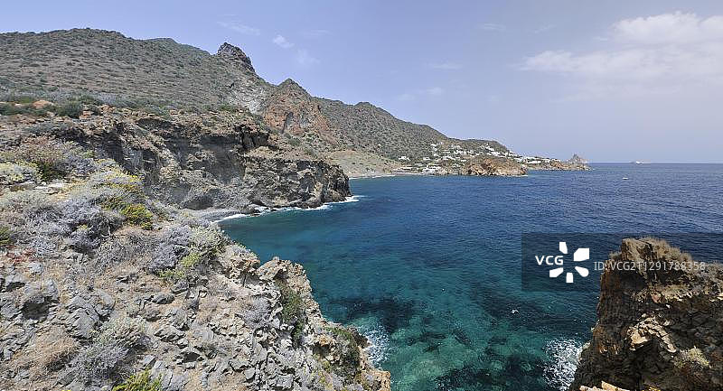 意大利西西里岛利帕里群岛帕纳雷阿岛海湾风光图片素材