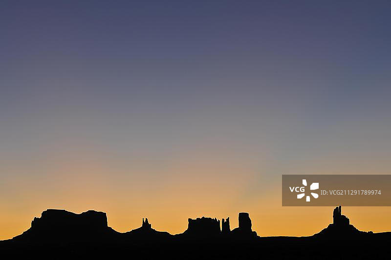纪念碑谷梅萨日出，美国亚利桑那州和犹他州图片素材