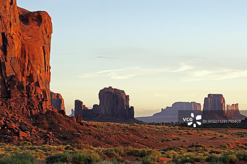 美国亚利桑那州纪念碑谷日出景观图片素材